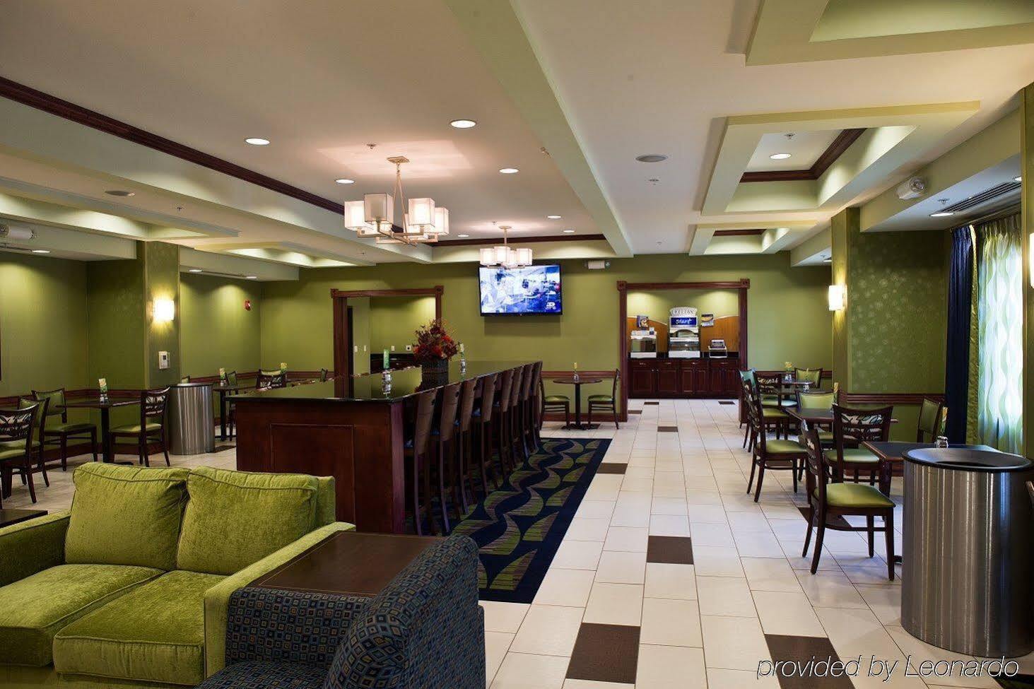 Holiday Inn Express And Suites Urbandale Des Moines, An Ihg Hotel Екстер'єр фото